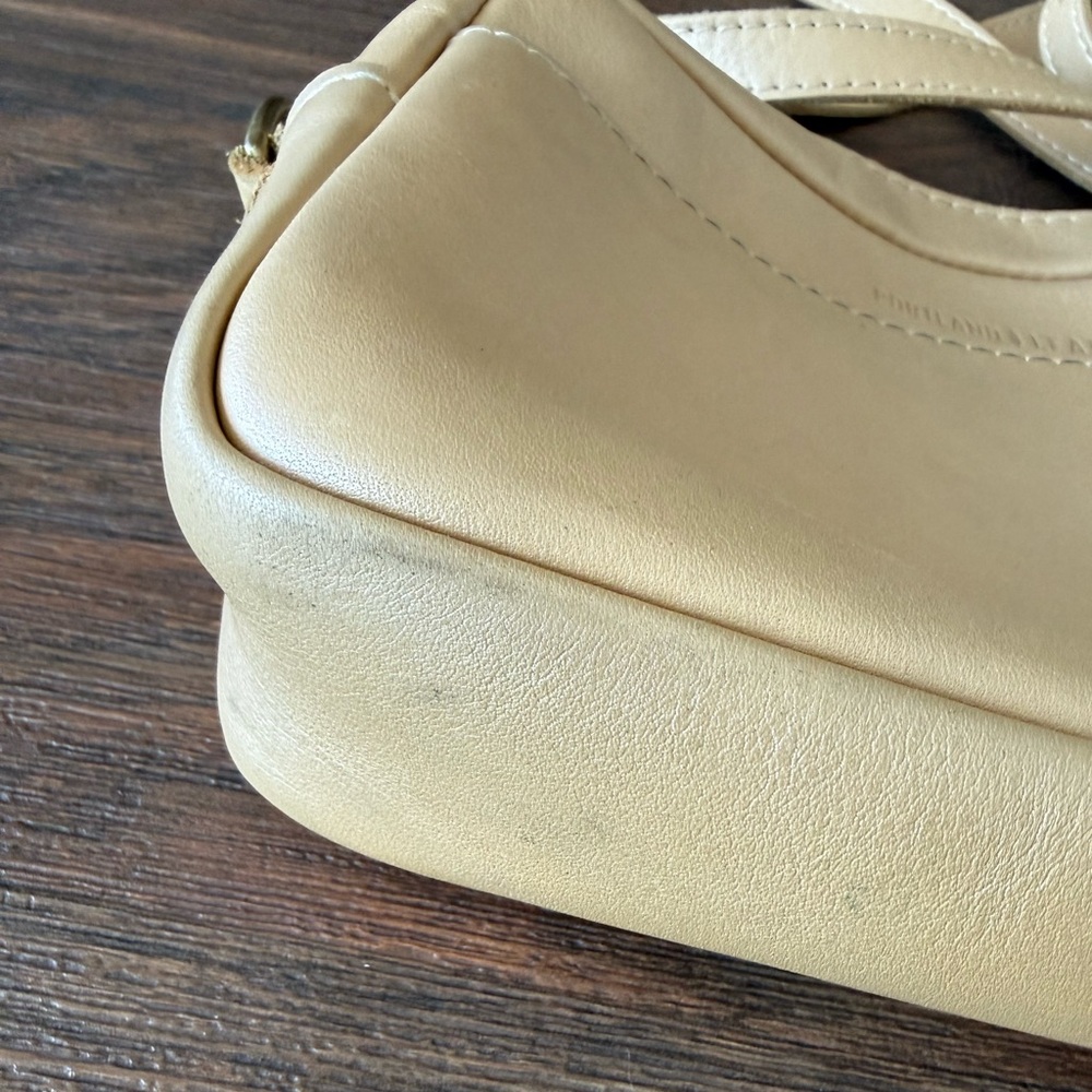 Portland Leather Tan Crossbody Bag with Luxurious Leather Finish - Pre-owned - Picture 3 of 10